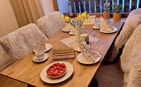 FeWo Allgäuerle1605 mit Hallenbad, Sauna, Tiefgarage und WLAN